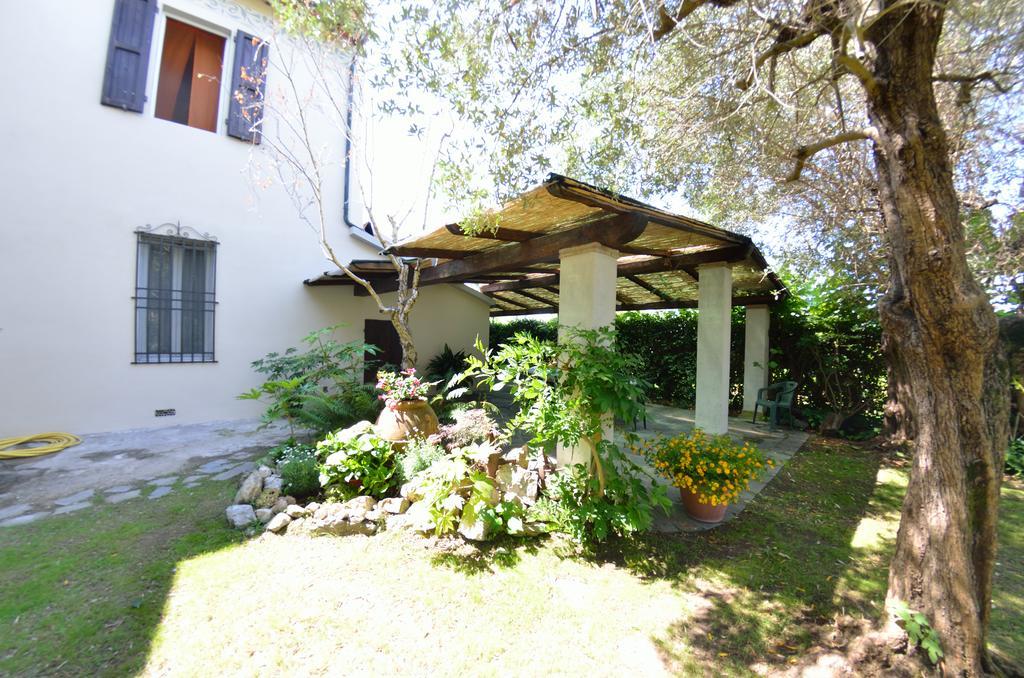 Casa Romana เวียเรจโจ ภายนอก รูปภาพ