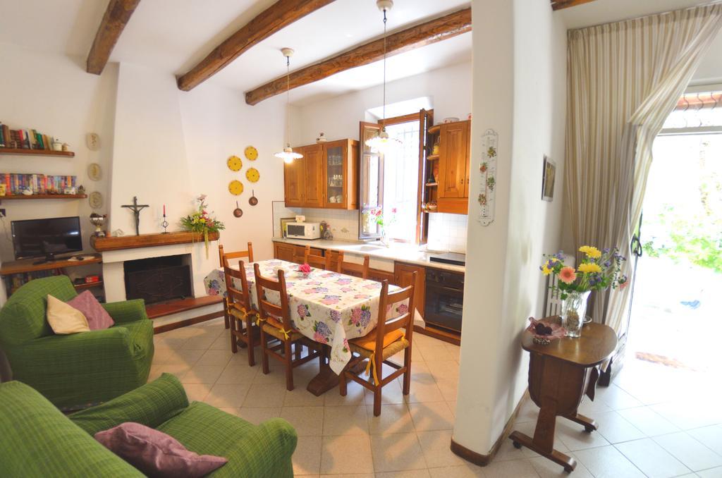 Casa Romana เวียเรจโจ ภายนอก รูปภาพ